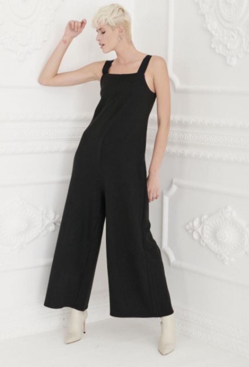 Tuta morbida con bretelle soft touch Nera<br />(<strong>Es givien</strong>)