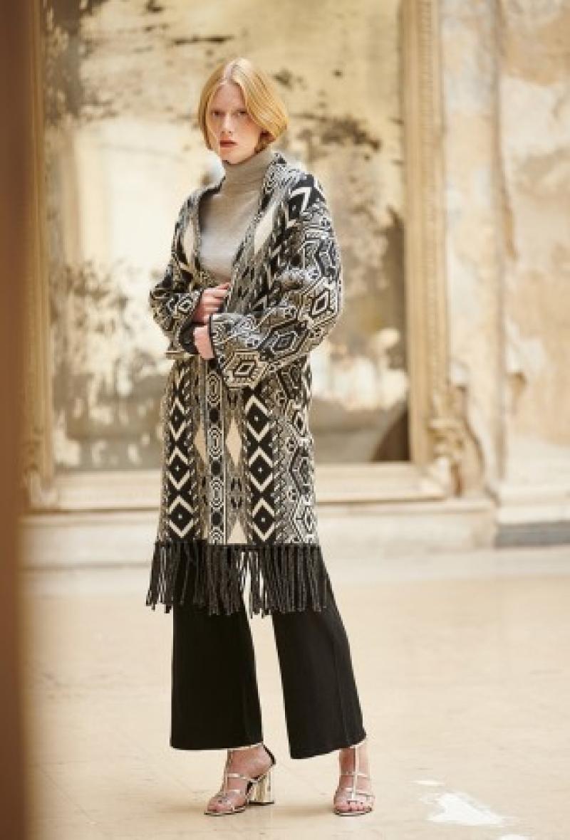 Maxi cardigan con frange <br />(<strong>Marina v</strong>)